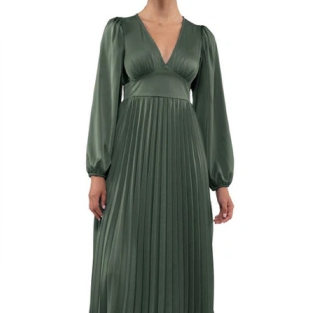 AUGUST SKY  Green Pleated A-Line Dress with Bishop Sleeves